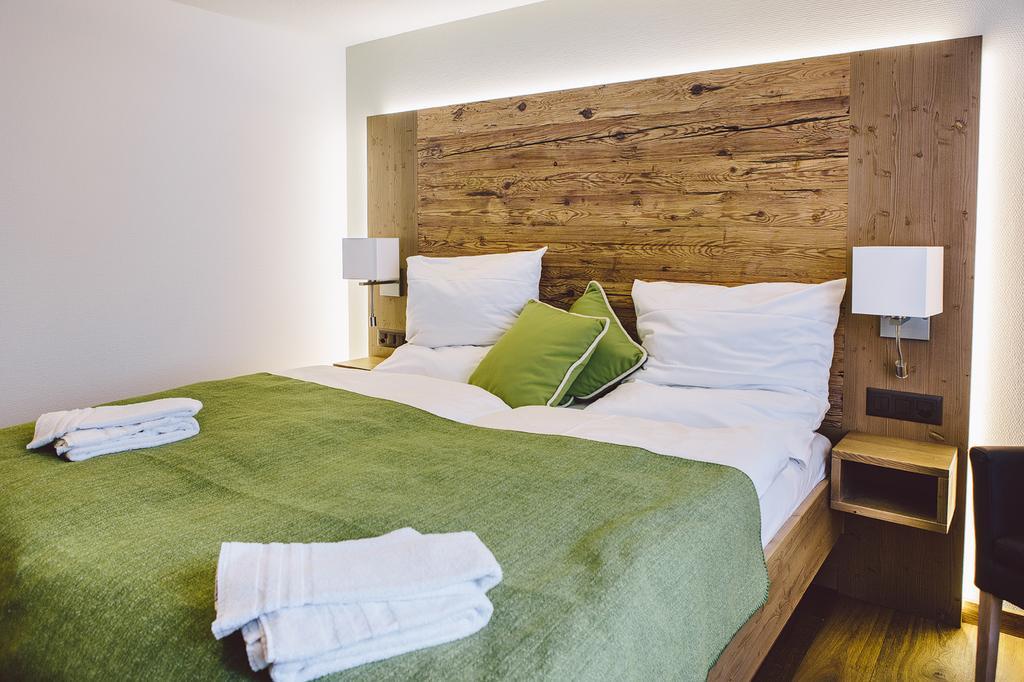 Hotel & Restaurant Zum Schwarzen Baeren Andermatt Exterior photo